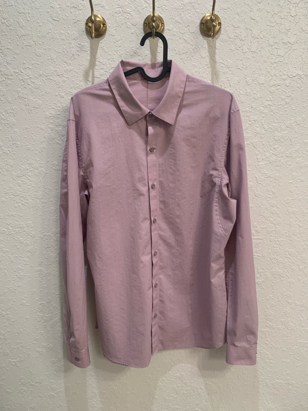 Men's Lululemon Long-Sleeve Button-Up Shirt in Light Mauve